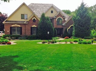 1101 Oak Creek Rd, Mahomet, IL 61853