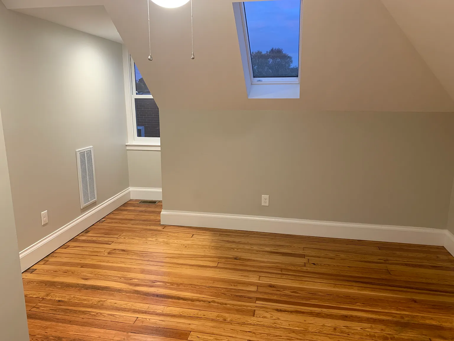 2 bed, $895 — Photo 2