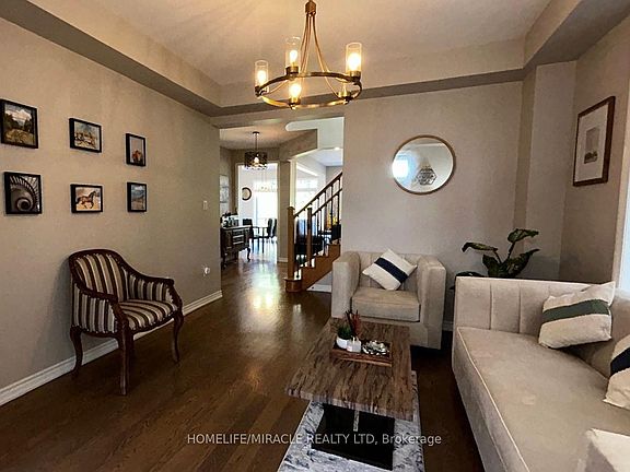 4th image of 185 Thornbush Blvd