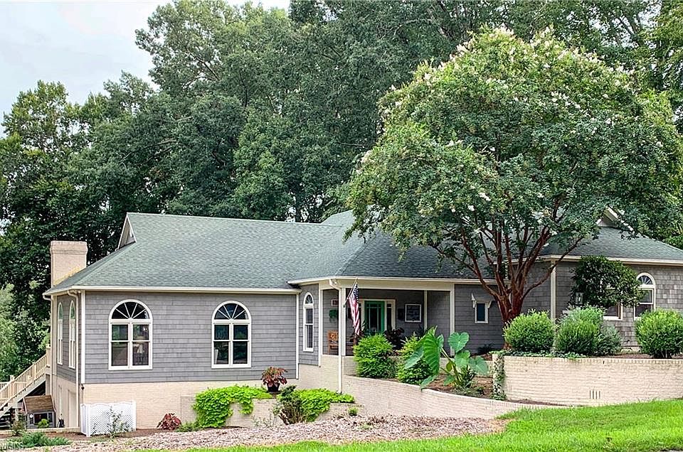2nd image of 391 Riverbend Dr