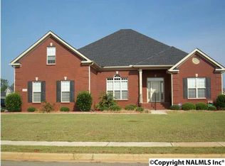 111 Shadow Pointe Cir, Huntsville, AL 35806