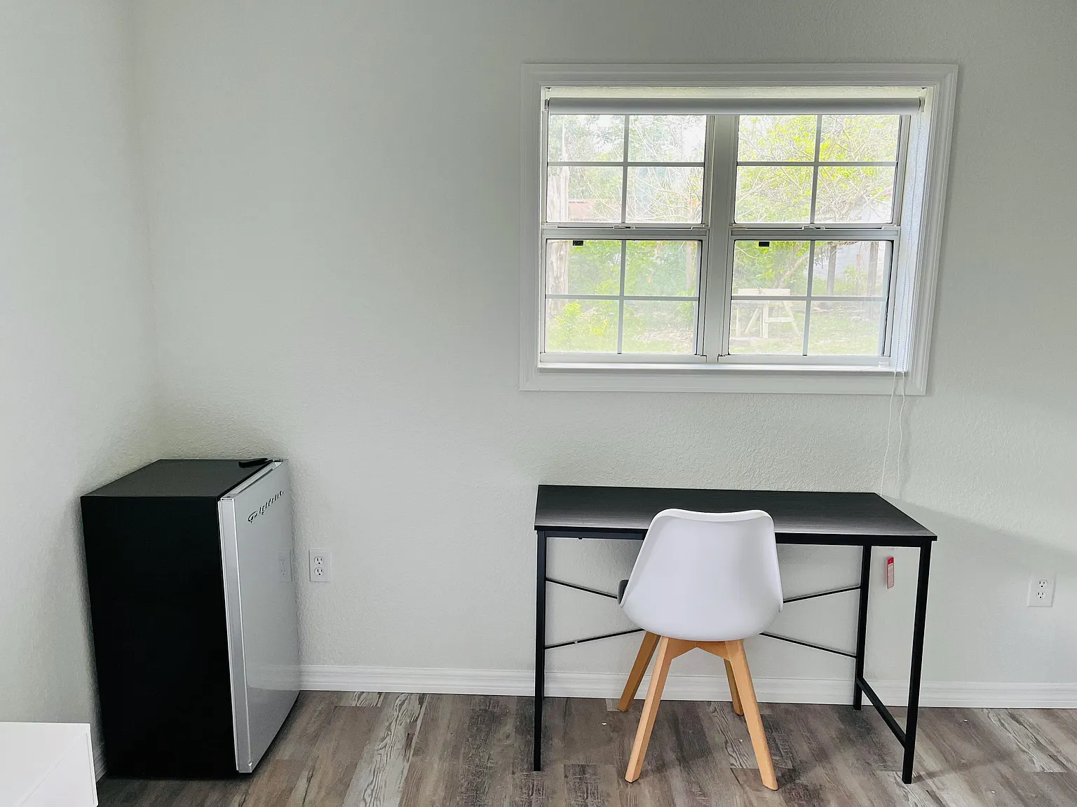 4 bed, 2.0 bath, 1500 sqft, $875 — Photo 3