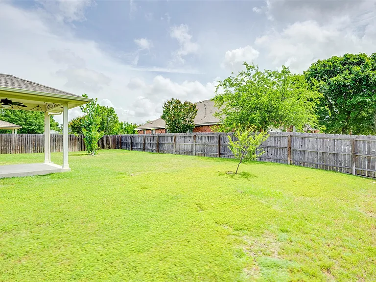 2401 Marshall Trl — Photo 34