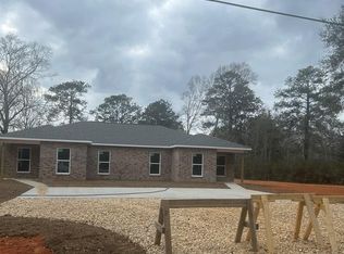 1396 Neal Rd, Picayune, MS 39466