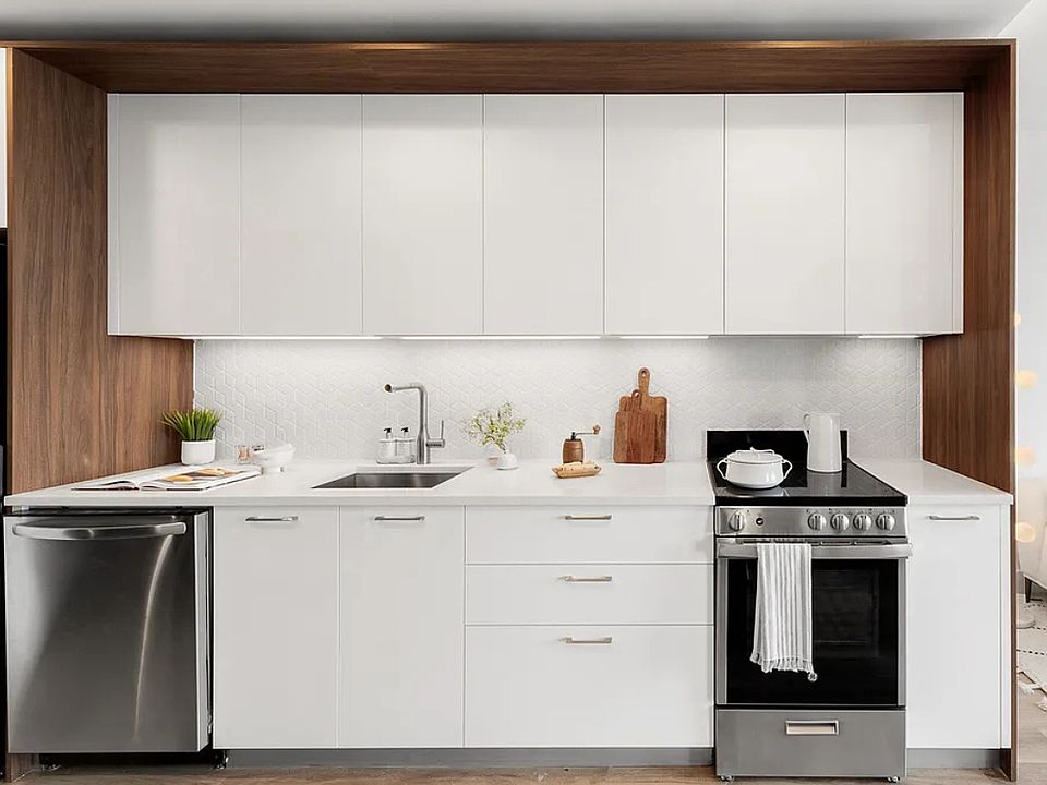 1st image of 228 E 135th St #1509