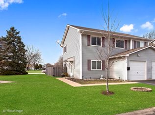 540 Alton Ct, Carol Stream, IL 60188