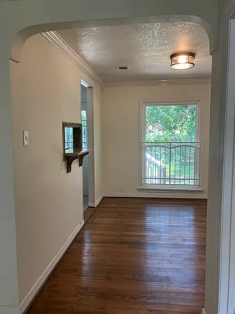 3 bed, 1.5 bath, 1400 sqft, $2,150 — Photo 1