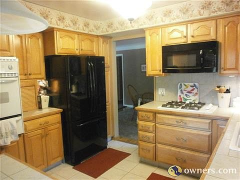 5th image of 7660 Amber Ln
