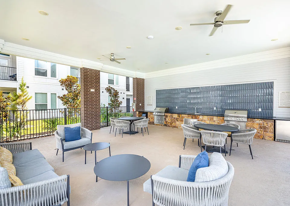 Eleve apartments community photo