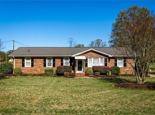 210 Pamela Dr, Williamston, SC 29697