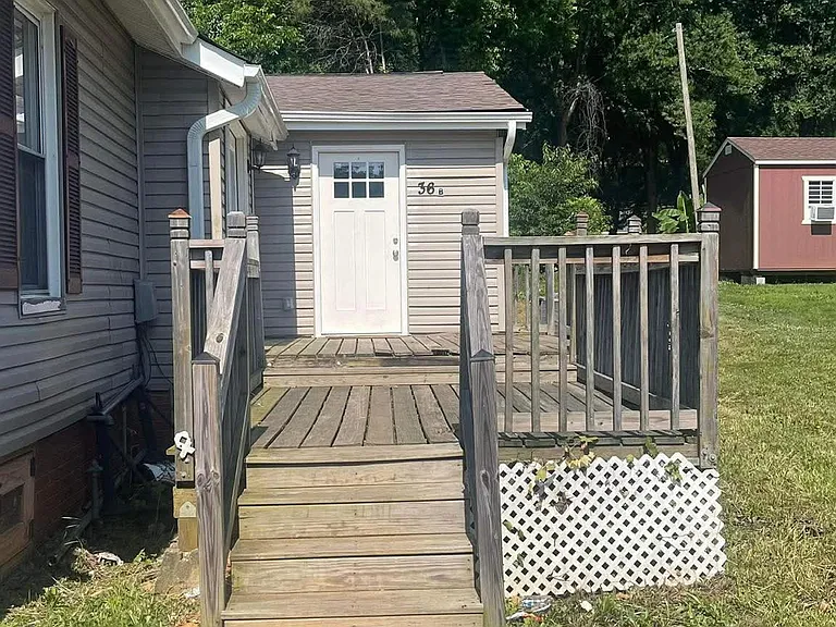 36 Selma Dr #B — Photo 3