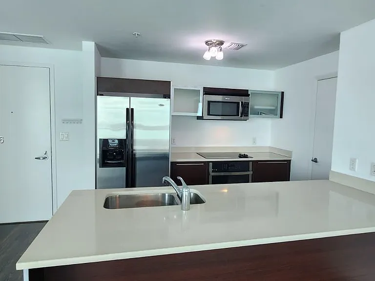 1900 N Bayshore Dr #3019 — Photo 3