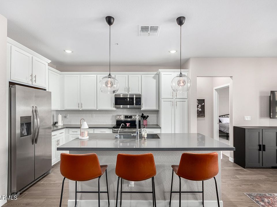 1st image of 155 N LAKEVIEW Boulevard #260