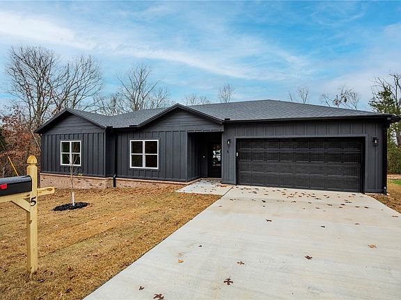 3rd image of 5 Orkney Dr