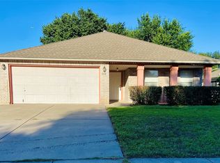3112 Pine Valley Dr, Grand Prairie, TX 75052