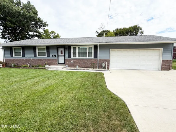 1004 Leonard Ct, Fostoria, OH 44830