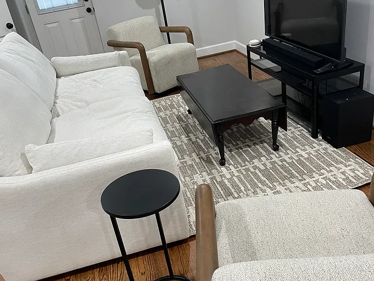 2400 Rosewood Ave #1 — Photo 8