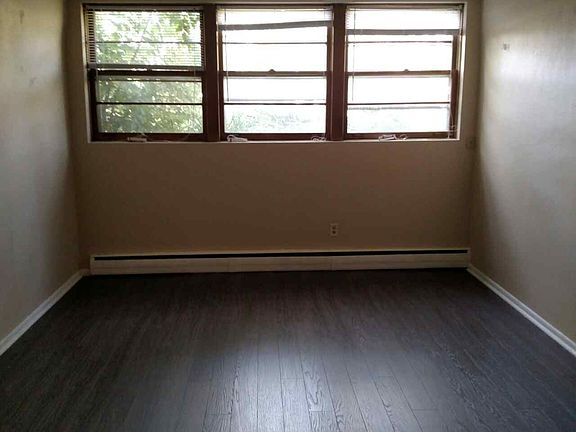 3rd image of 1270 Magnolia Ave E APT 6
