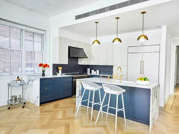 155 Noble Street image 2 of 22