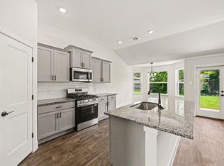 9 Keystone Ct, Angleton, TX 77515