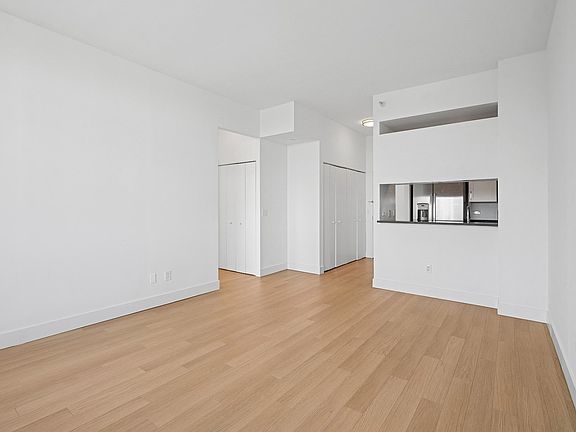 5th image of 420 W 42nd St #Phd