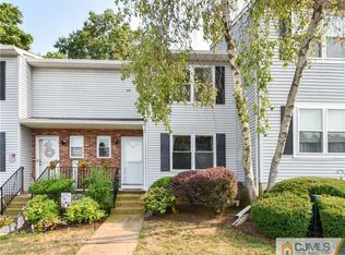 34 Dogwood Ct, Jamesburg, NJ 08831