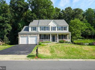 11665 Crest Maple Dr, Woodbridge, VA 22192