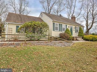5842 Ambau Rd, Spring Grove, PA 17362