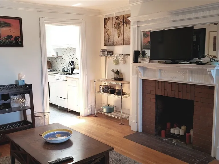 924 Beacon St #8 — Photo 8