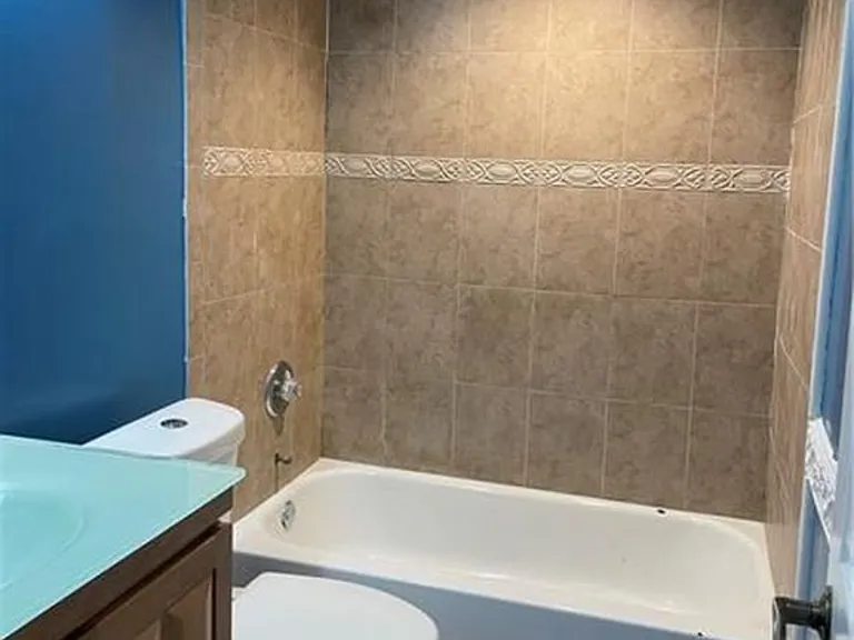 32 Wimbledon Lake Dr #221-8 — Photo 7