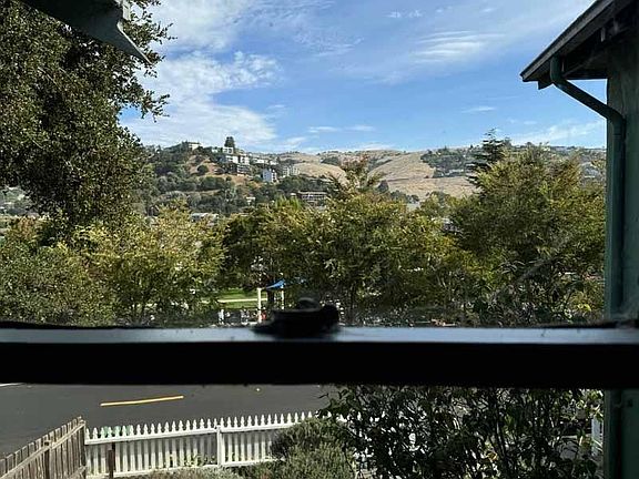 4th image of 495 San Rafael Avenue