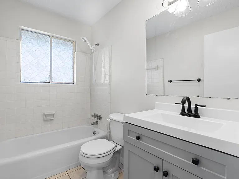 4220 Tacoma Ave #A — Photo 14