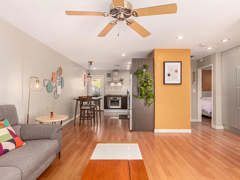 1850 E Maryland Ave #46 — Photo 4