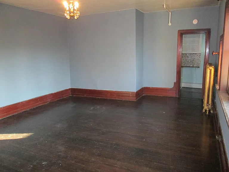 1460 N High St #4 — Photo 7