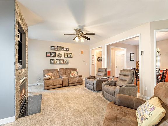 3rd image of 1024 Riverpointe Dr