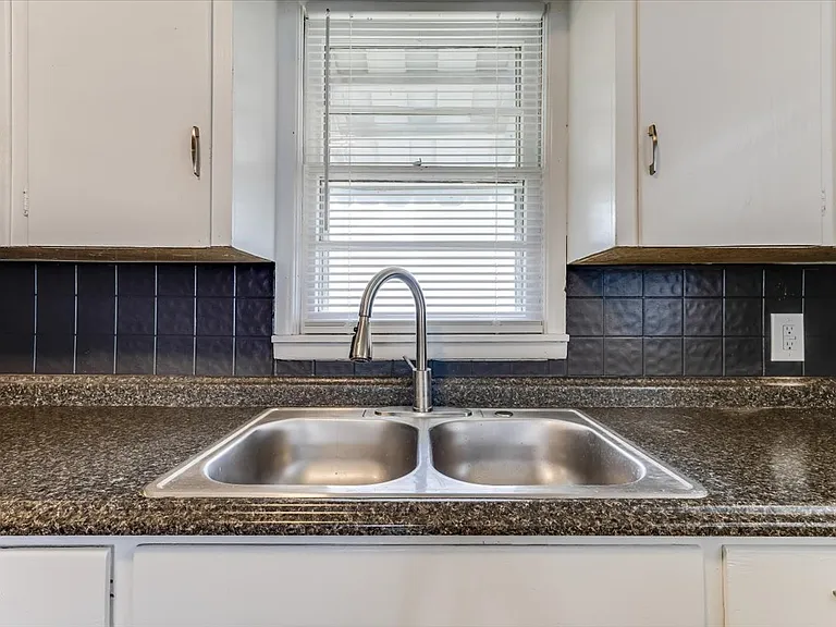 4551 S Walnut Ave — Photo 17