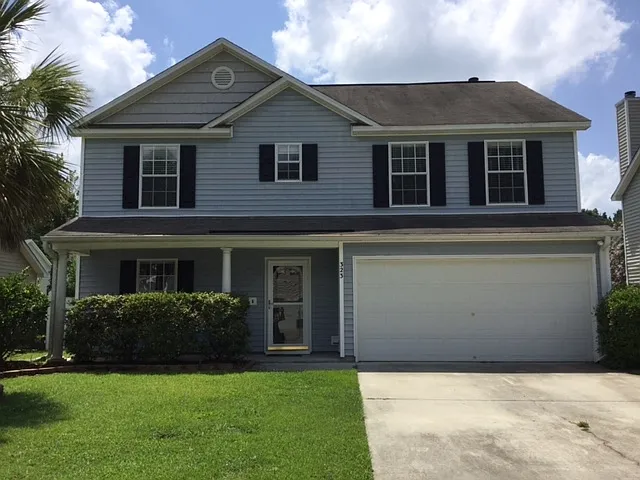 323 Aberdeen Cir