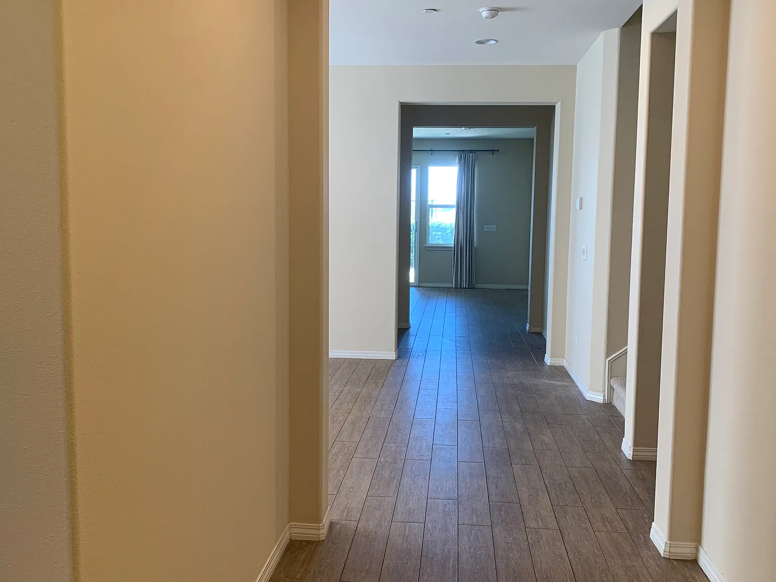 4 bed, 4.5 bath, 3290 sqft, $3,900 — Photo 4