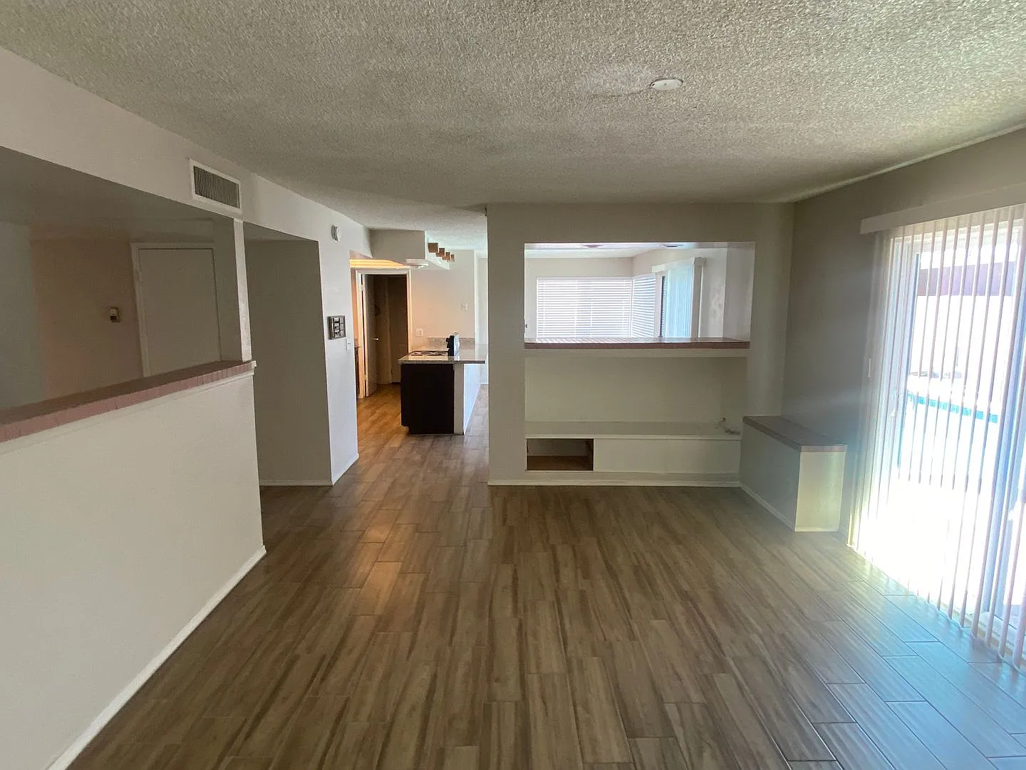 Upgraded 3 Bedroom, 2 Bath with Pool! — Photo 2