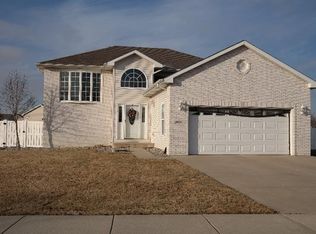 1460 Edgewater Rd, Crown Point, IN 46307