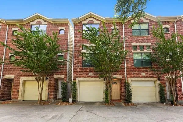 2 bed, 2.0 bath, 1492 sqft, $2,200 — Photo 2