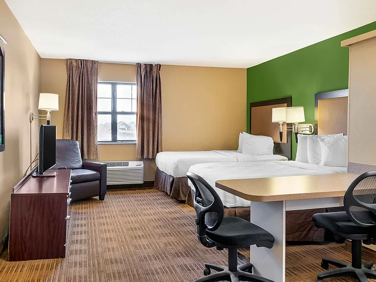 Studio Suite - 2 Full Beds