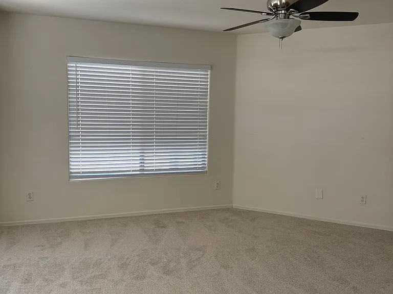 3919 E Longhorn Dr — Photo 10