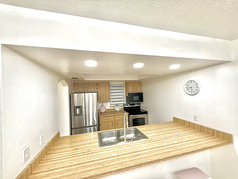 912 SE 13th St #3 — Photo 32