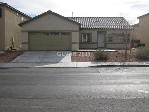 1st image of 33 W Kraft Ave