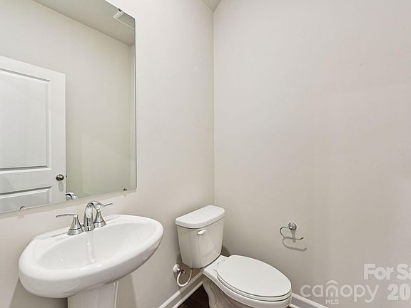 4th image of 104 Ciara Pl #D