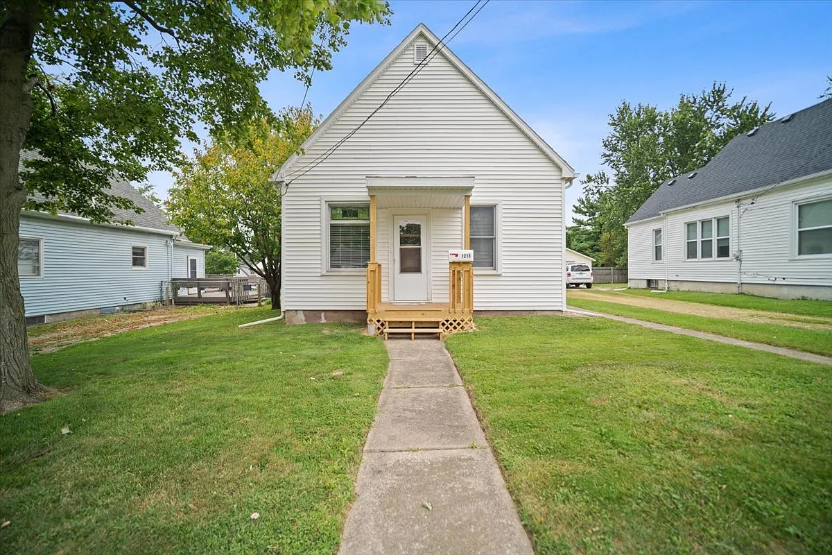 1215 W Elm St photo 1