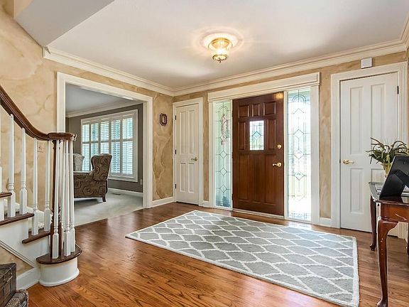 3rd image of 398 Meadcrest Ct