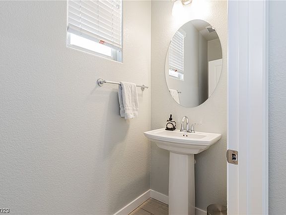 4th image of 9609 Lofty Vista Ave
