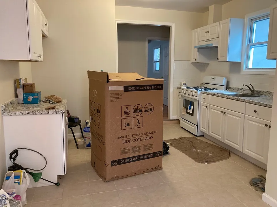 18 Grant Ave #1